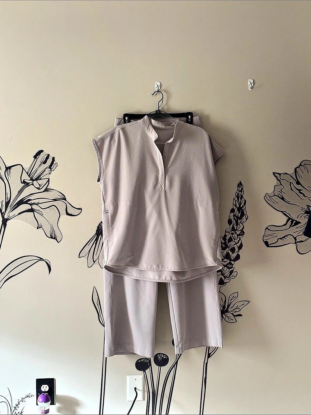 FIGS Rafaela Scrub Top and Isabel Scrub Pant Set Slate size M
